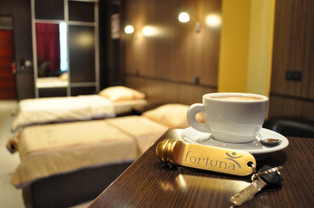 Hotel Fortuna Banja Luka Zimmer foto